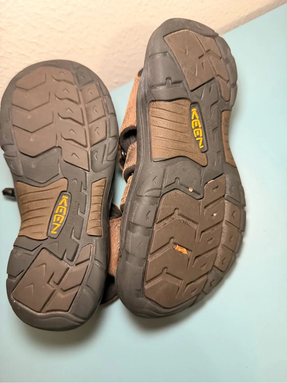 KEEN Newport H2 Closed Toe Sandals - Size 2